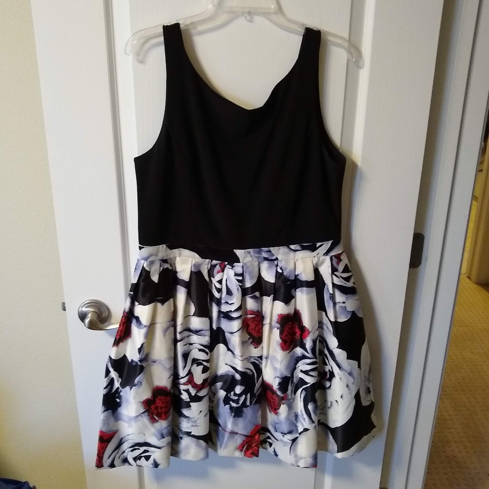INC Black White Floral Formal Dress Size 16